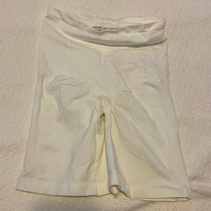 Barely There shape shorts xl